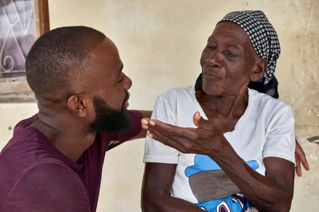 Respecter les parents en toutes circonstances et les aimer